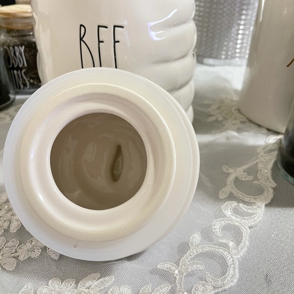 Rae dunn bee kind canister - Picture 10 of 13